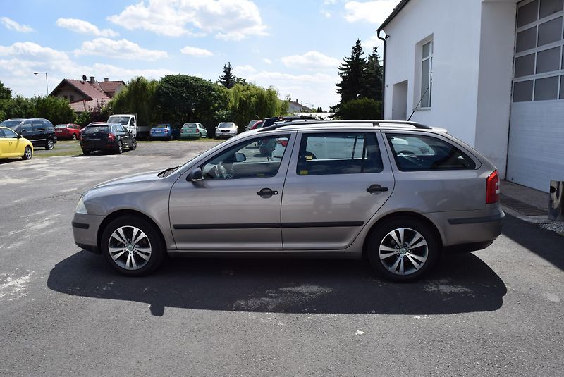 Škoda Octavia (2007) 1.6MPI 75kw CLASSIC KLIMA  - fotka 12 z 38