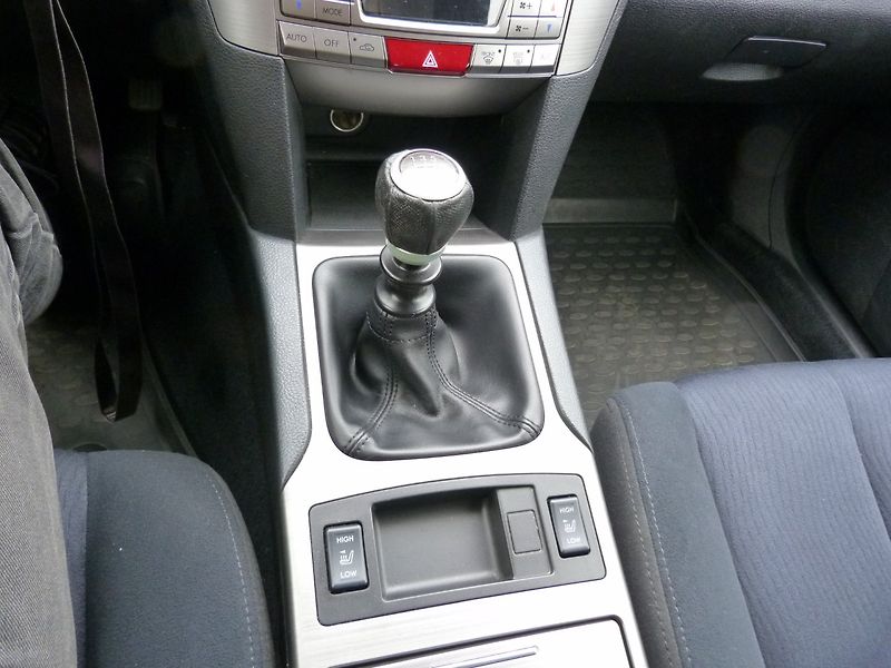 Subaru Outback 2,0D  110kW BRD - fotka 13 z 18