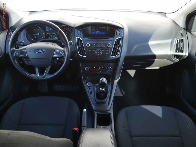Ford Focus (2015) 1.5 TDCi, ČR, AC, temp - fotka 8 z 20