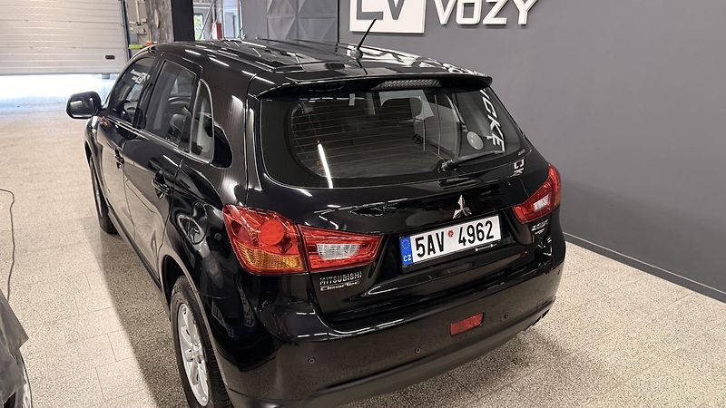 Mitsubishi ASX (2016) 1.6Di-D, ČR,4X4 - fotka 21 z 56