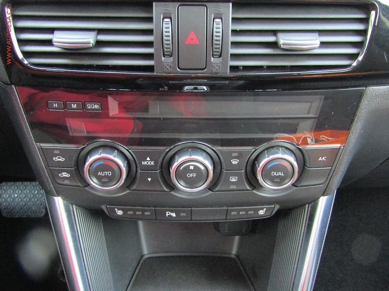 Mazda CX-5 (2014) 2.0i 4x4, 1.maj, AT, navi - fotka 16 z 18
