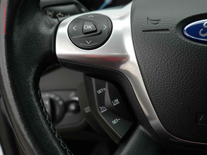 Ford Kuga (2014) 2.0TDCi 4x4, 2.maj,ČR - fotka 12 z 30
