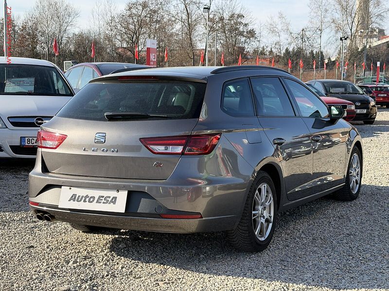 Seat Leon (2014) 2.0 TDi, FR, LED - fotka 6 z 18
