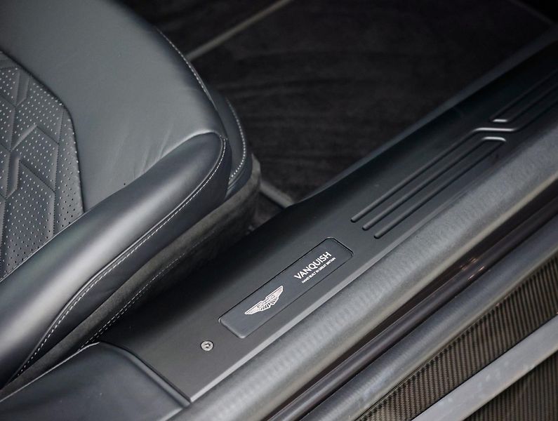 Aston Martin Vanquish (2024) 5.2 V12 New model - fotka 32 z 60