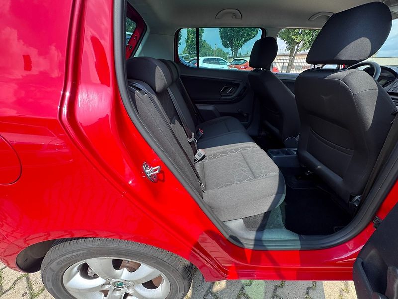Škoda Fabia (2011) 1,2 TSI 63 KW KM STK - fotka 33 z 49