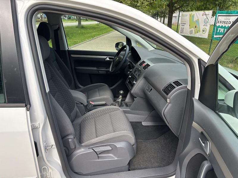Volkswagen Touran 1.6 75kw Trendline - fotka 20 z 29
