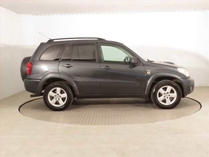 Toyota RAV4 (2005) 2.0 D-4D , 4X4, Serv.kniha - fotka 6 z 15