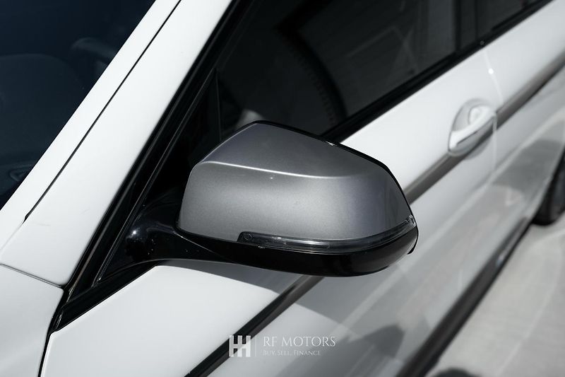 BMW Řada 5 (2013) M550d xDrive 280kW Touring - fotka 15 z 51