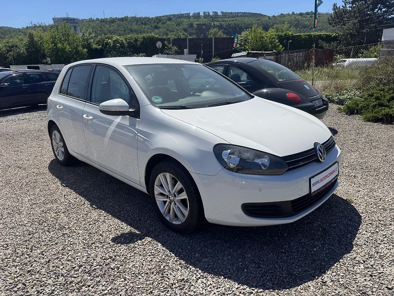 Volkswagen Golf 1,4TSi,rezervace - fotka 1 z 34