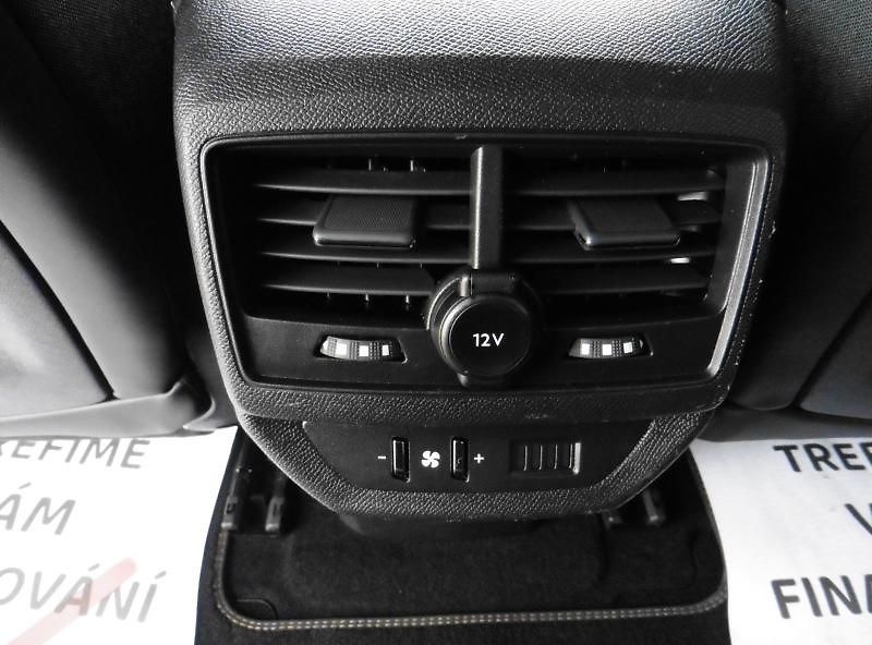 Peugeot 5008 2,0 HDi GT-Line 1.maj. 7.míst - fotka 10 z 19