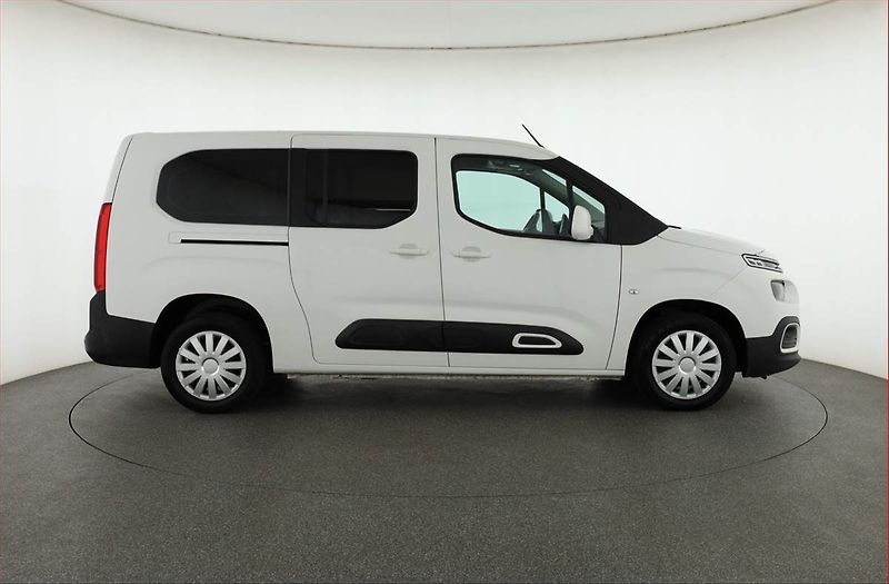 Citroën Berlingo (2021) Maxi Feel 1.5 BlueHDi, 5Míst - fotka 6 z 14