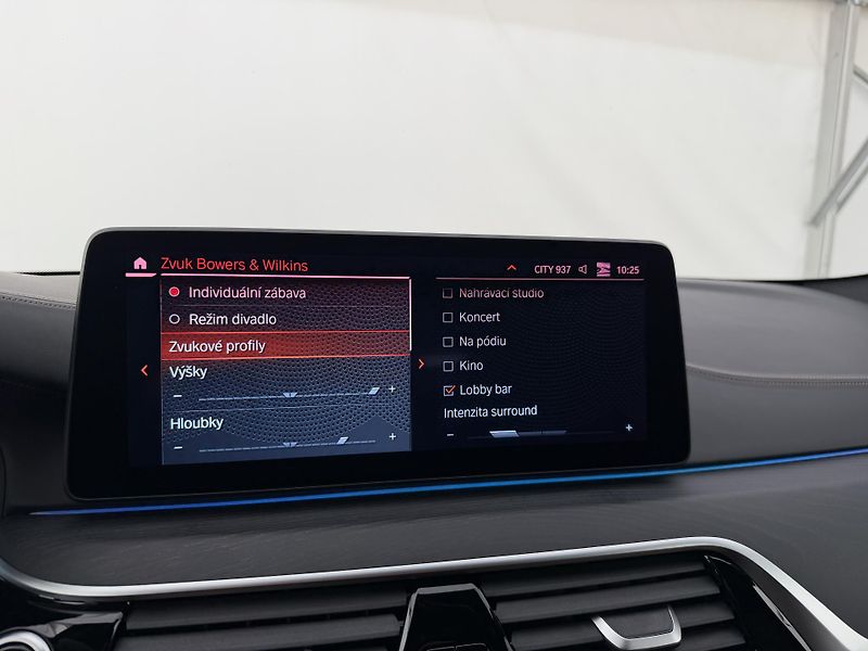 BMW Řada 5 530e*4x4*DPH*Top Výbava* - fotka 39 z 42