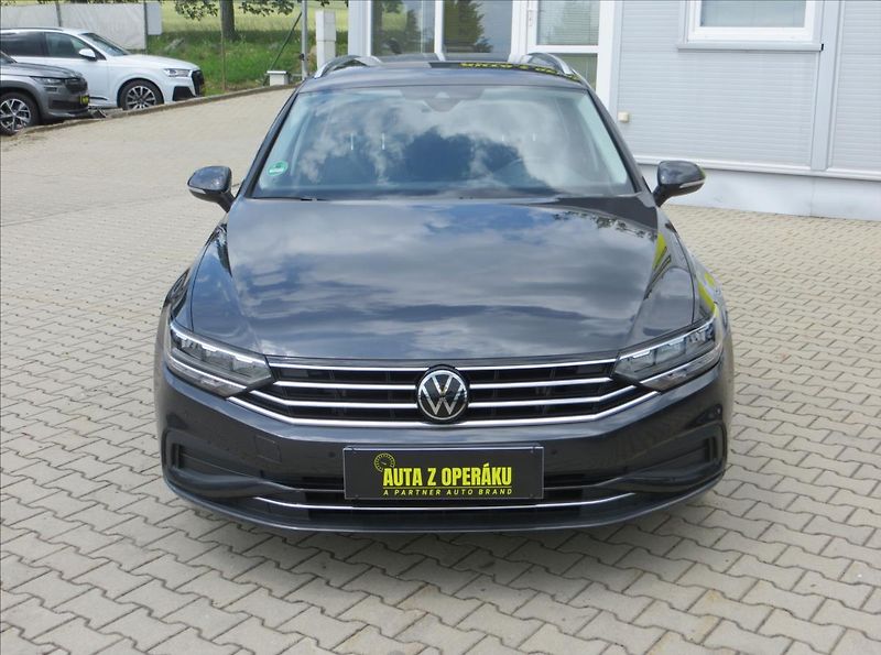 Volkswagen Passat 1,5 TSI 110kW DSG7 ČR Variant - fotka 2 z 27