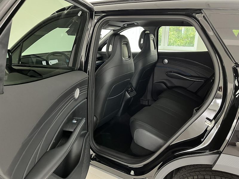 Omoda 7 (2026) 1.6 TGDI PREMIUM - fotka 12 z 32