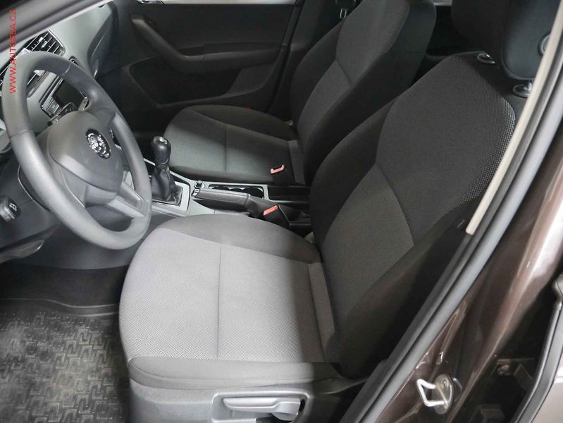 Škoda Octavia (2016) 1.2 TSi, 2.maj,ČR, AC - fotka 9 z 17
