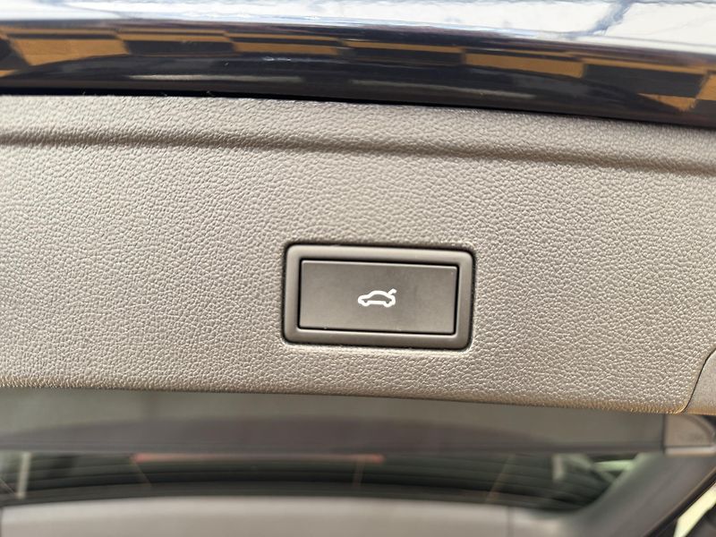 Volkswagen Touareg 3.0Tdi*1-MAJ*DPH*ELEGANCE* - fotka 16 z 46