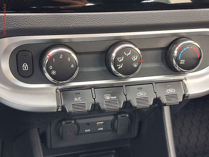 Kia Rio (2017) 1.3i, 2.maj,ČR, Klima - fotka 13 z 15