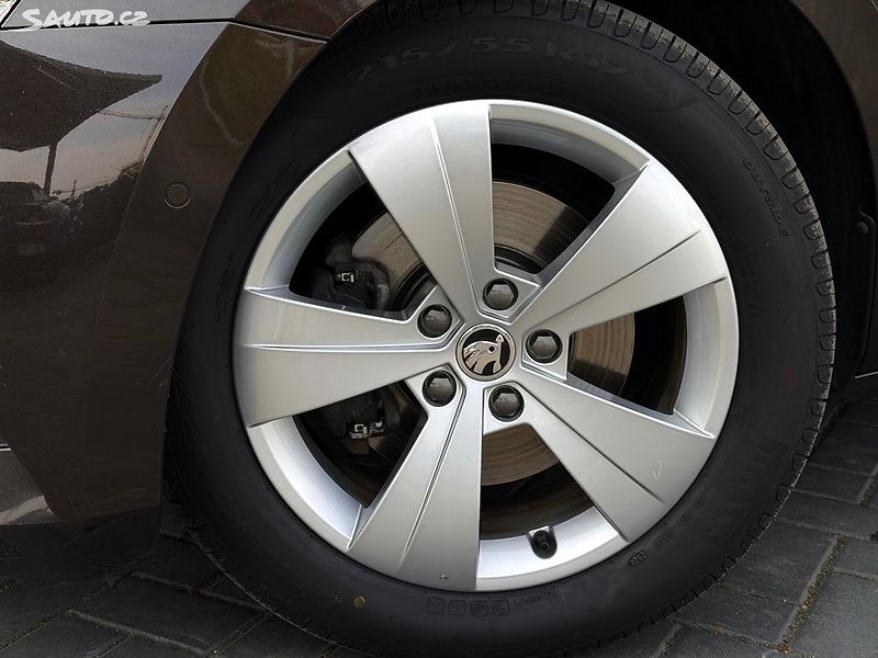 Škoda Superb (2020) 2.0 TDi 110kw/STYLE/tažné - fotka 20 z 27