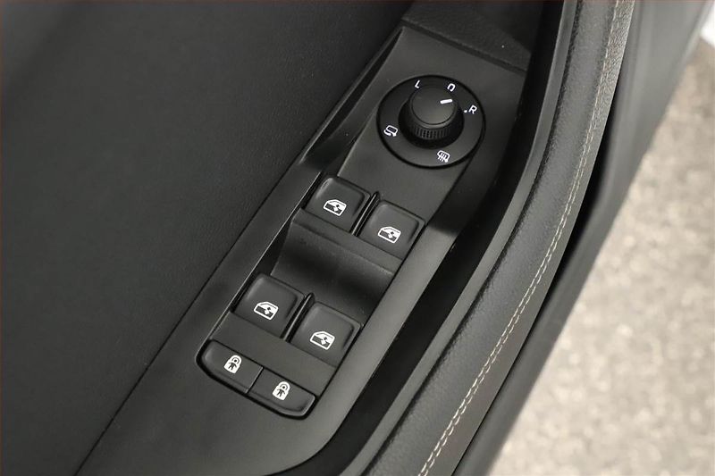 Škoda Superb (2022) 2.0 TSI - fotka 14 z 19