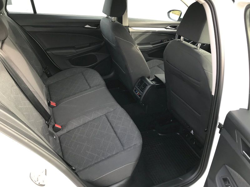 Volkswagen Golf (2022) VARIANT LIFE 1,0 TSI 6G - fotka 15 z 29