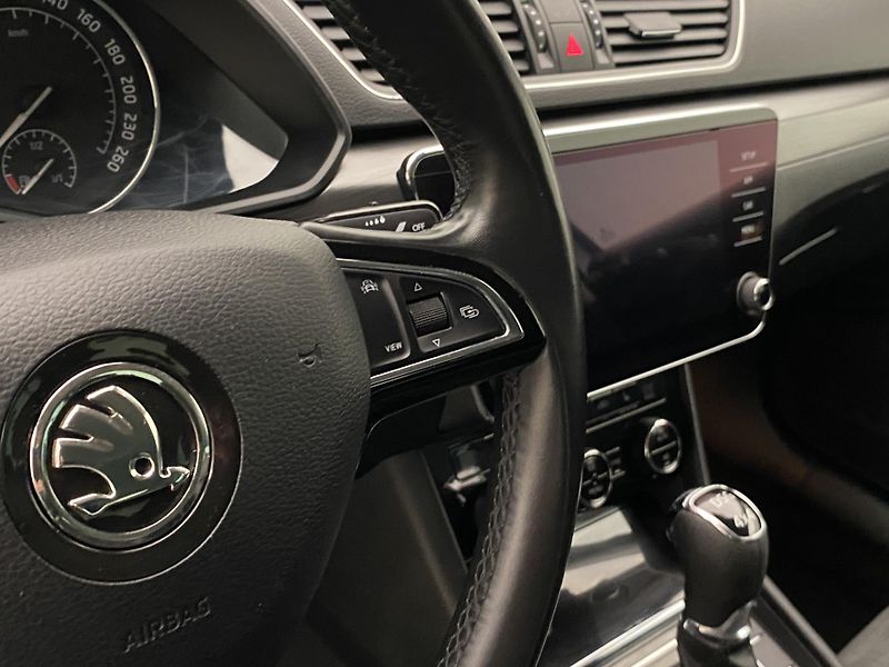 Škoda Superb 2.0TDI 140kW STYLE 4x4 DSG CZ - fotka 20 z 52