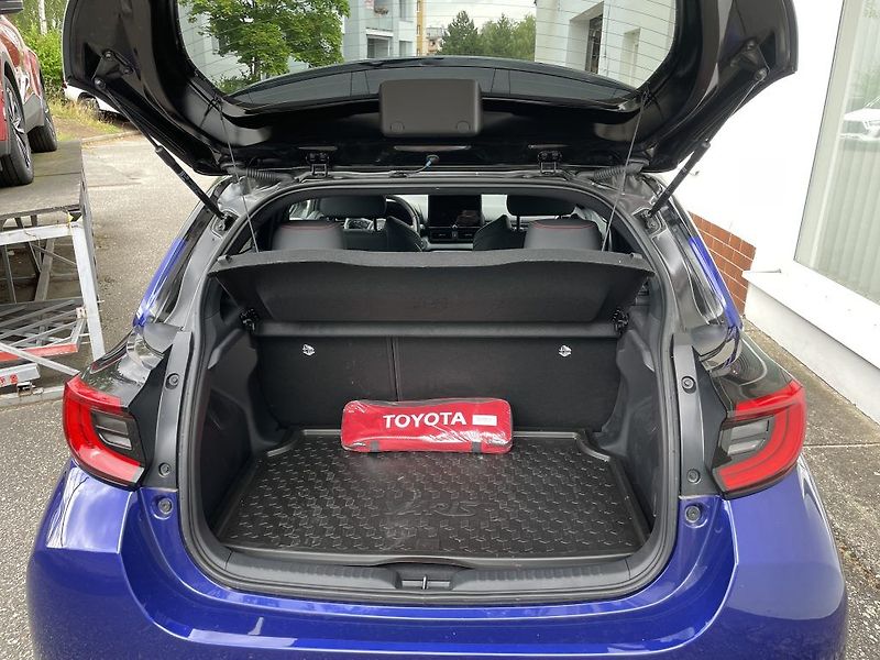 Toyota Yaris 1.5,HEv,130,GR SPORT - fotka 7 z 20