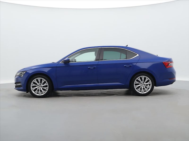 Škoda Superb 2,0 TDI Virtual Matrix Webasto - fotka 4 z 33