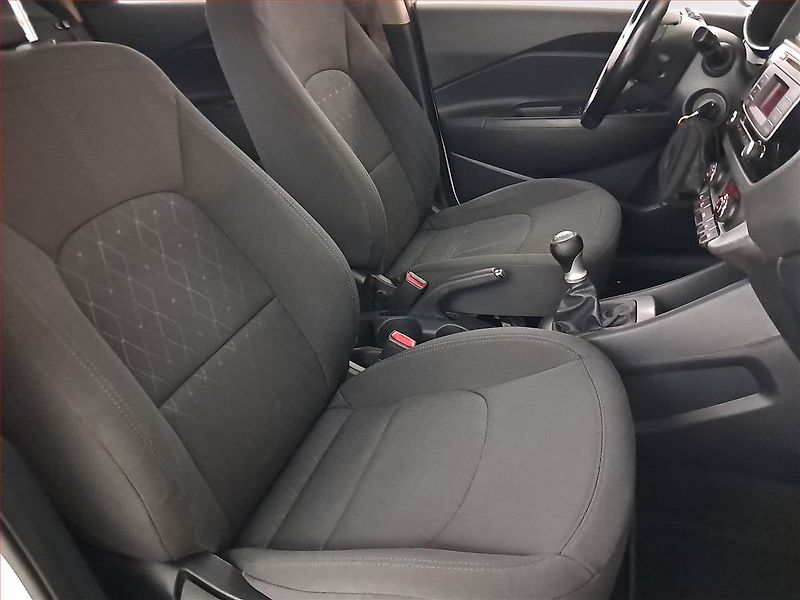Kia Rio (2015) 1.25 CVVT, Tempomat - fotka 9 z 18
