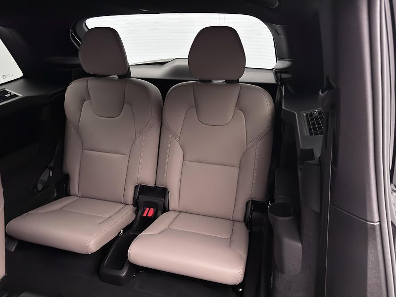 Volvo XC90 (2026) T8 AWD Plug-in BRIGHT PLUS 7m - fotka 17 z 27
