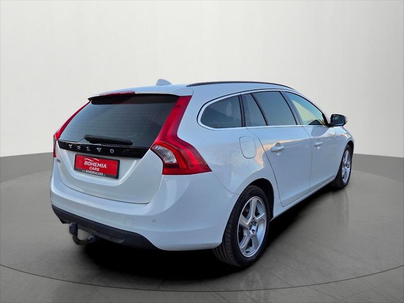 Volvo V60 2,0 120 KW D3 Automat tažné - fotka 8 z 27