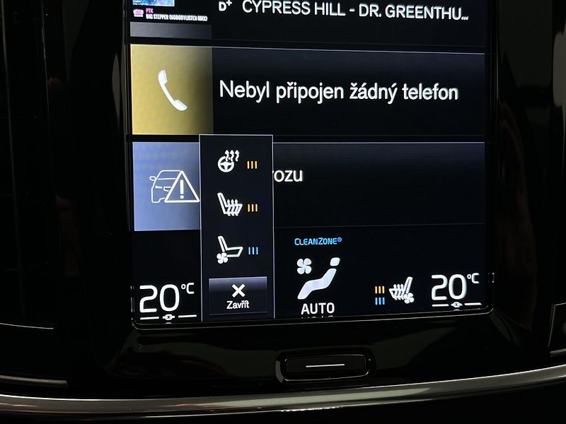 Volvo V90 CC D5 AWD PRO AUT - fotka 36 z 41