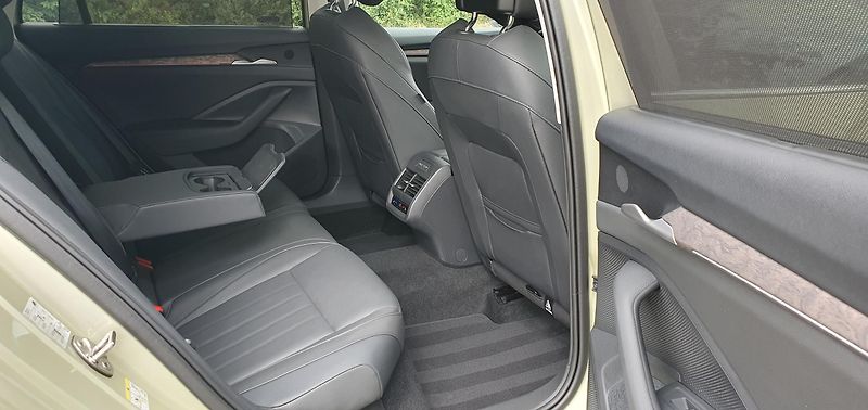 Škoda Superb (2024) 2.0tdi 142kw Dsg 4x4 L&K,ČR,1M - fotka 14 z 28