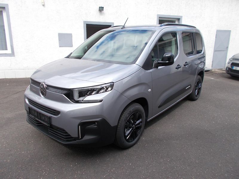 Citroën Berlingo (2026) PLUS Petrol 110k Manual - fotka 1 z 16
