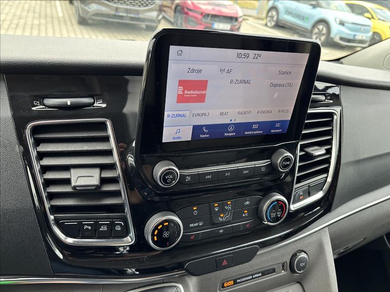 Ford Tourneo Custom 2,0 mHEV 136kW Titanium X L2 - fotka 33 z 45