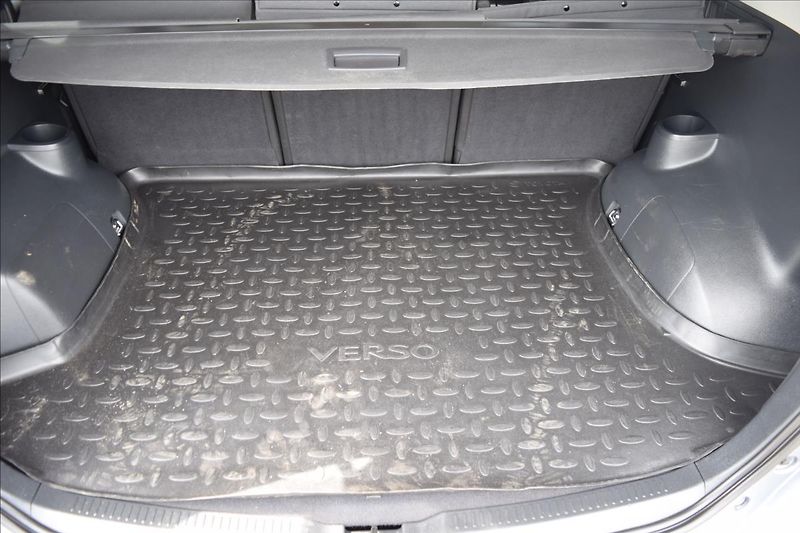 Toyota Verso 1,6 i 97KW NÍZKÉ KM 2XKOLA - fotka 26 z 48