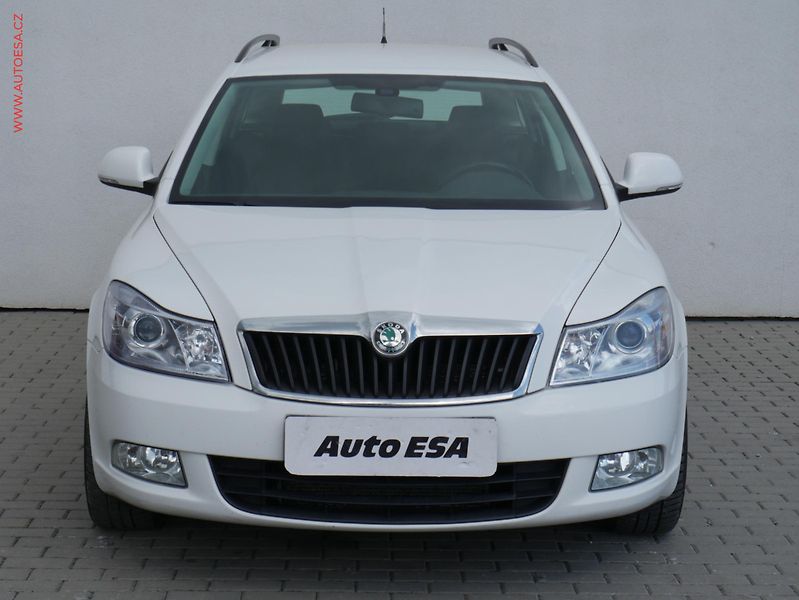 Škoda Octavia (2012) 1.2TSi, Ambition, TZ - fotka 2 z 16