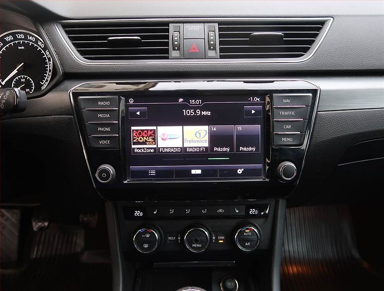Škoda Superb (2016) Style 2.0 TDI, Navi, Xenony - fotka 12 z 21