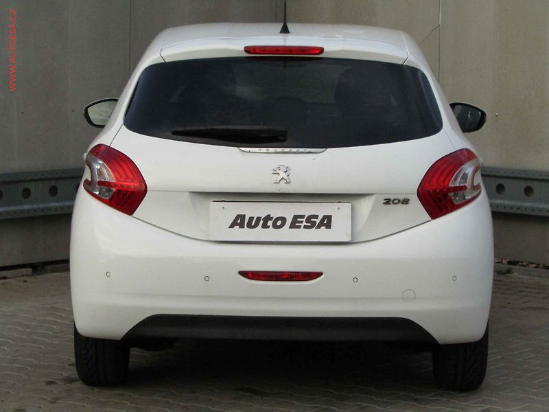 Peugeot 208 (2013) 1.2PT, ČR, AC, park.čidla - fotka 5 z 16