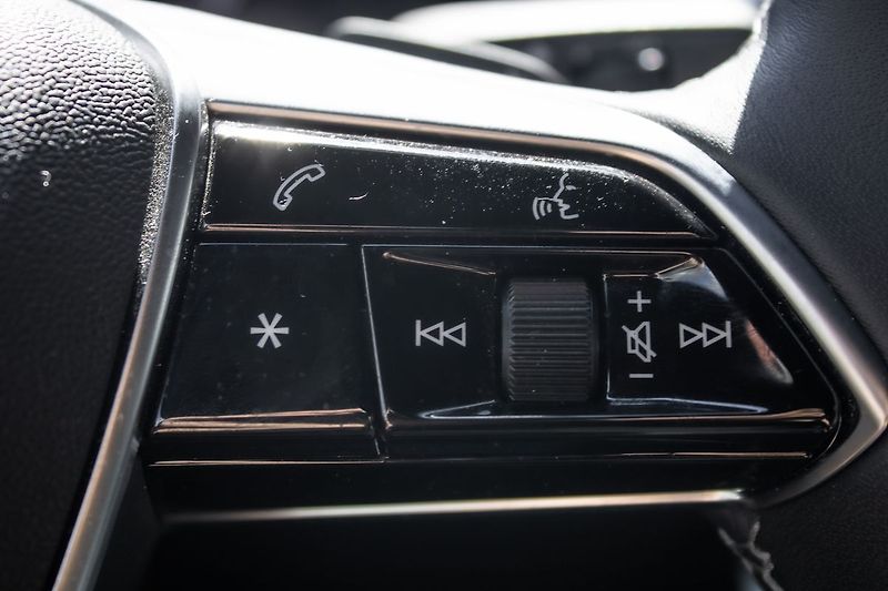 Audi A7 S-Line 50TFSIe 220kW - fotka 31 z 35