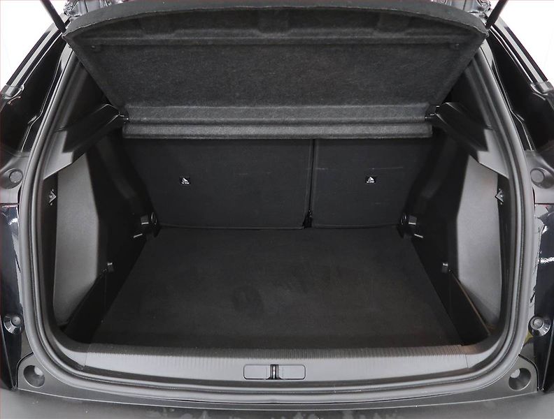 Peugeot 2008 (2025) 1.2 PureTech - fotka 14 z 26