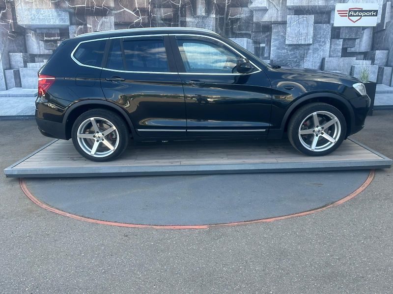 BMW X3 (2010) 135KW, XDRIVE 20D - fotka 5 z 28