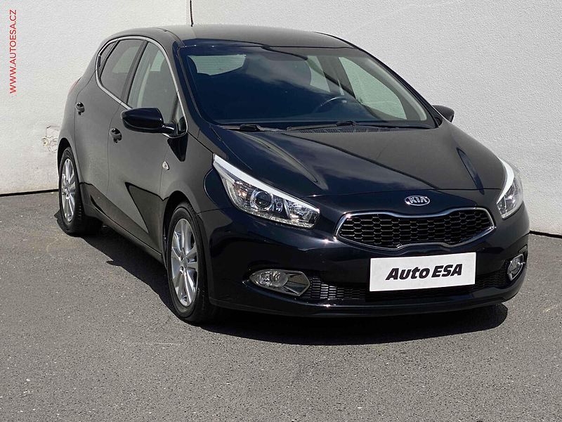 Kia Ceed (2015) 1.6 GDi, Exclusive, navi, - fotografie inzerátu