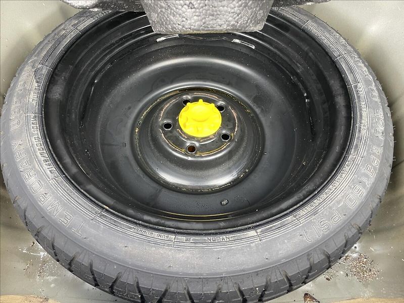 Toyota Avensis 2,0 D-4D 93 kw Klima bez koroz - fotka 10 z 30