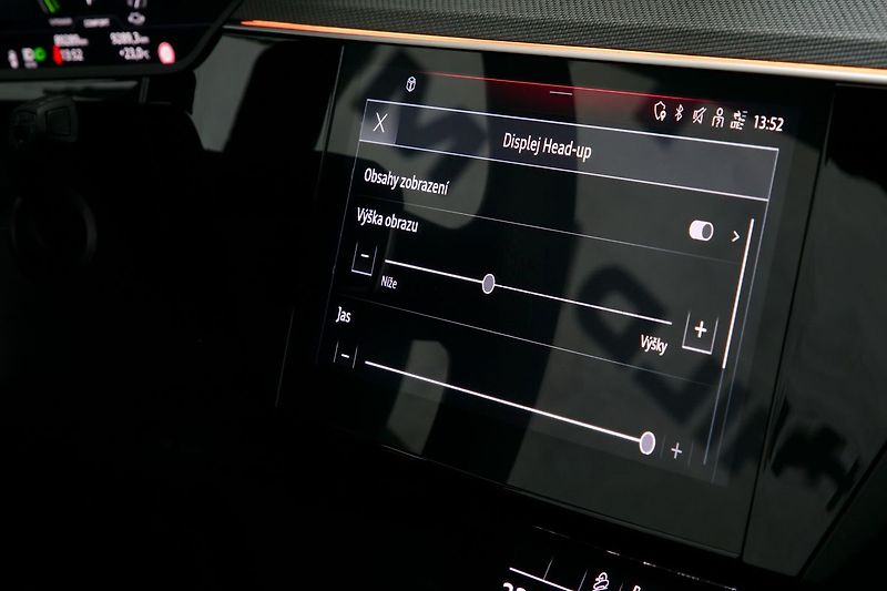 Audi e-tron 55 300kW S-line BlackEdi NV TZ - fotka 35 z 44