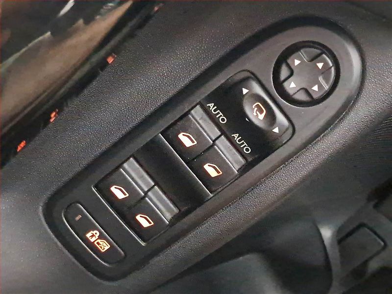 Citroën C3 (2012) 1.4 i, ČR,1.maj, Serv.kniha - fotka 15 z 15