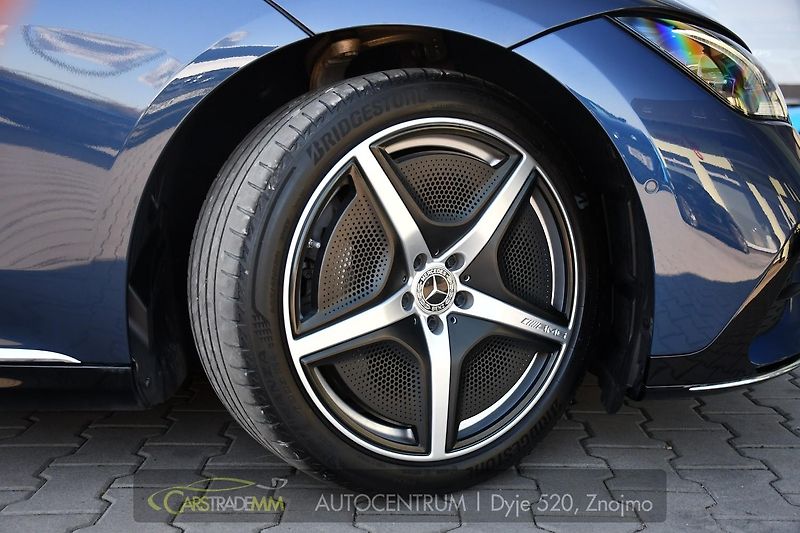 Mercedes-Benz EQE 500 AMG 4MATIC  - fotka 48 z 53