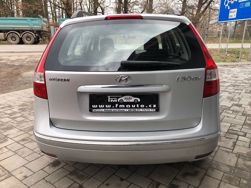 Hyundai i30 (2009) 1.4 16V - fotka 6 z 33