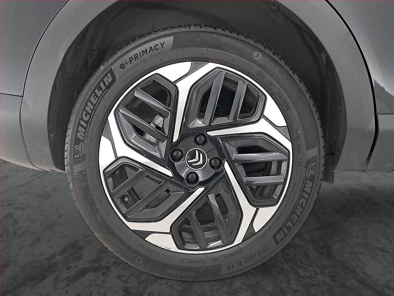 Citroën C4 (2022) 1.2 PureTech, ČR,1.maj - fotka 15 z 24