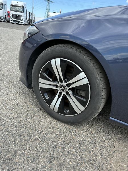 Mercedes-Benz Třídy C (2023) C 220d 4MATIC kombi - fotka 11 z 17