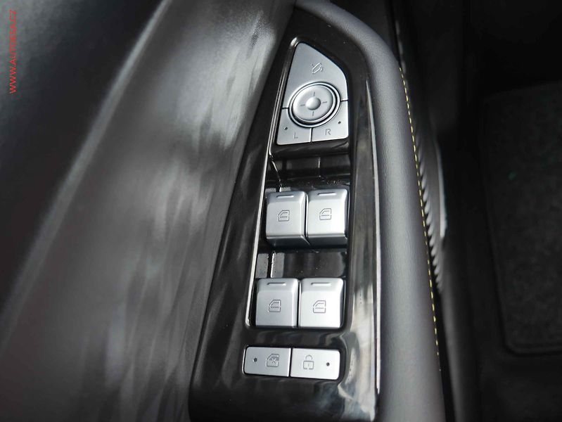 BAIC X55 (2025) 1.5I, ČR, AT, LED, panorama - fotka 12 z 15